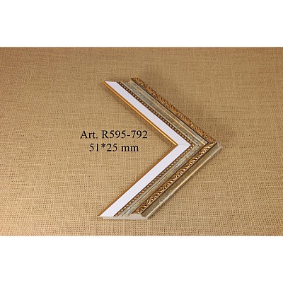 Пластиковый багет R595-792